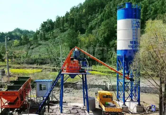 small concrete mixing plant